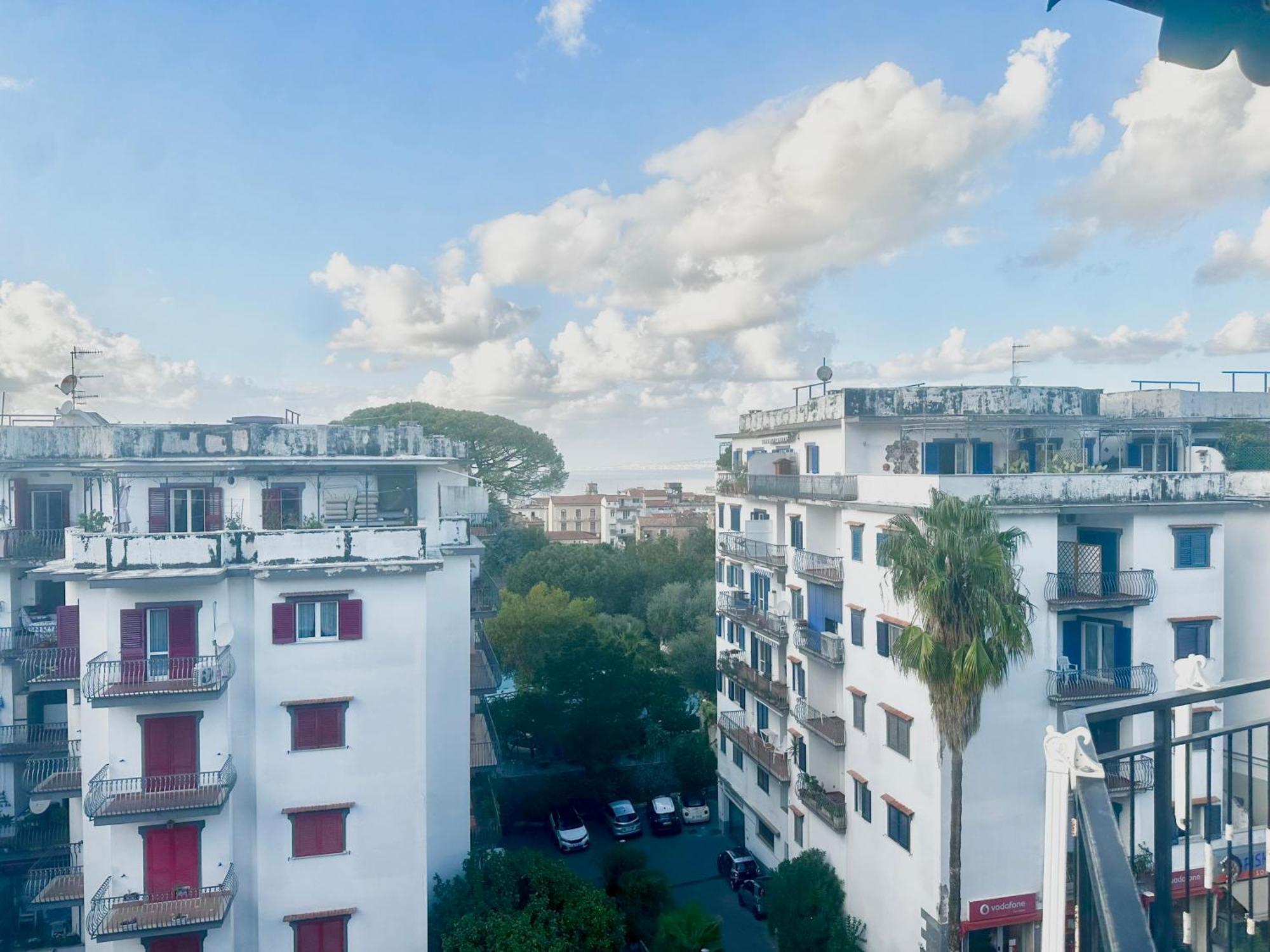 Roof And Sky Center Guest house *